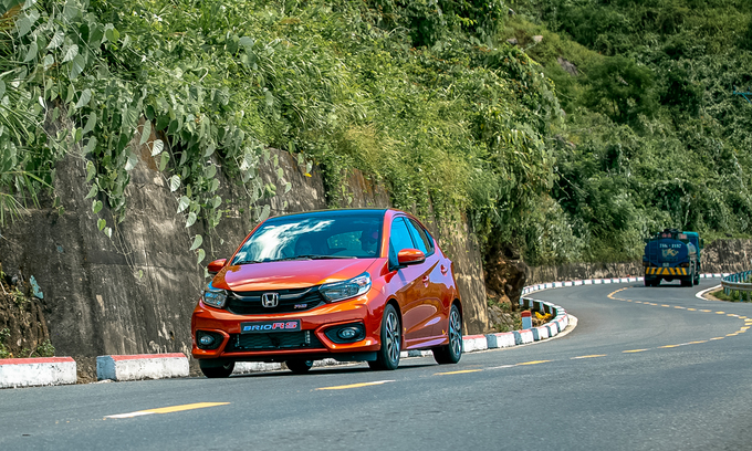Ngoại thất với màu sắc bắt mắt của Honda Brio